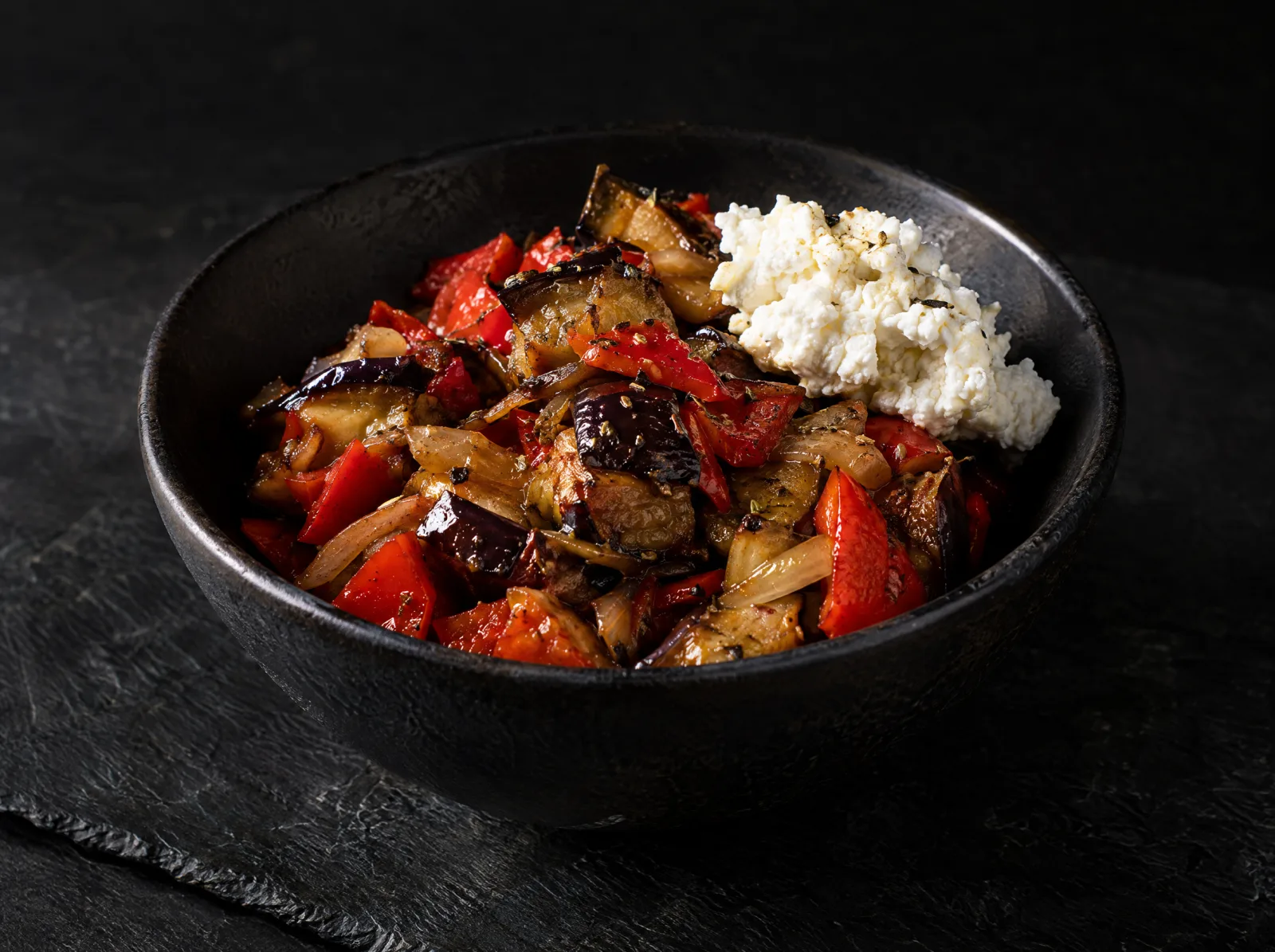 Caponata de berinjela no forno: sem fritura e sem açúcar